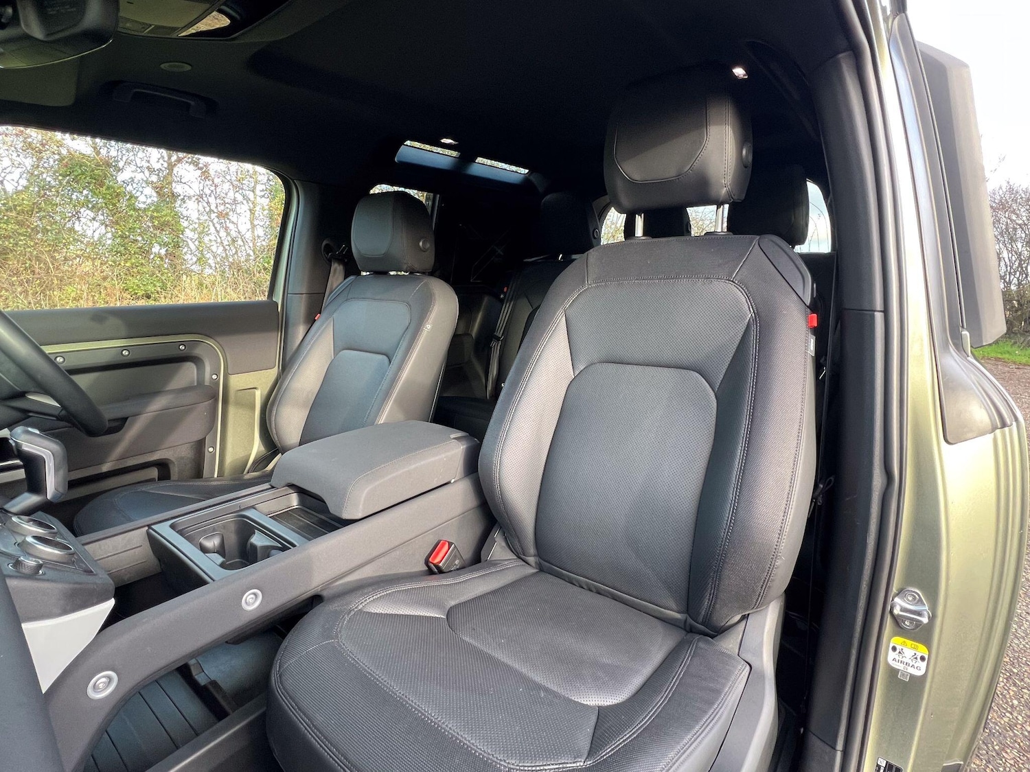 Used Land Rover Defender 90 2023 for sale - 76701068: Photo 18