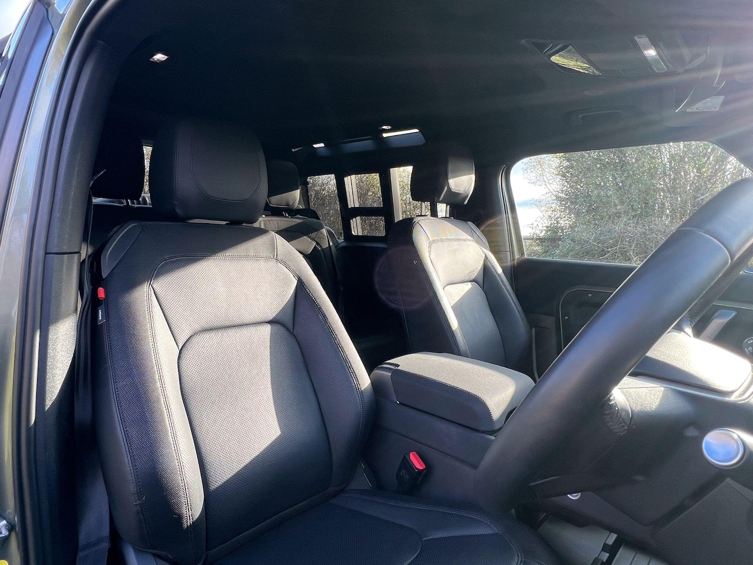 Used Land Rover Defender 90 2023 for sale - 76701068: Photo 20