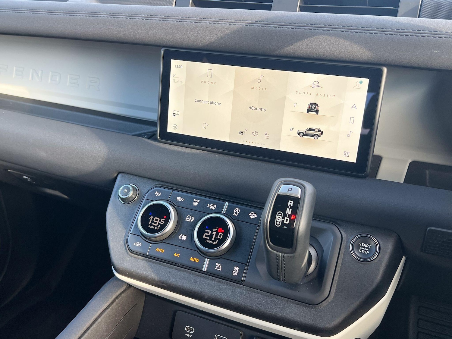 Used Land Rover Defender 90 2023 for sale - 76701068: Photo 24