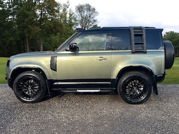 Used Land Rover Defender 90 2023 for sale - 76701068: Photo