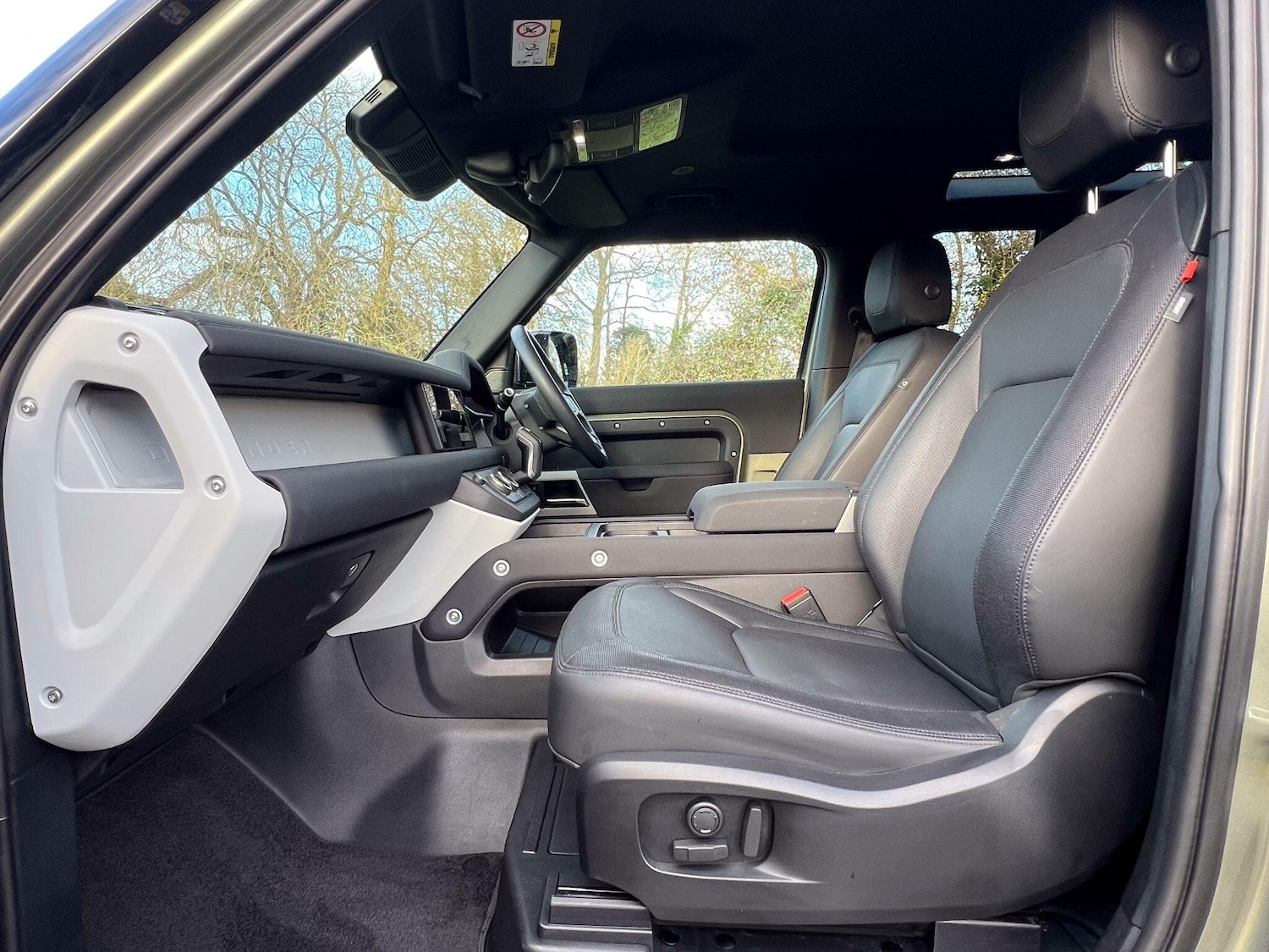 Used Land Rover Defender 90 2023 for sale - 76701068: Photo 3