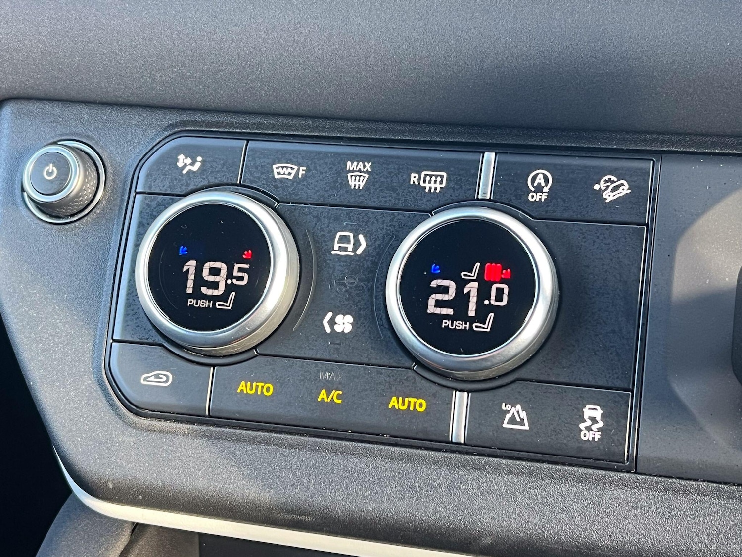 Used Land Rover Defender 90 2023 for sale - 76701068: Photo 42