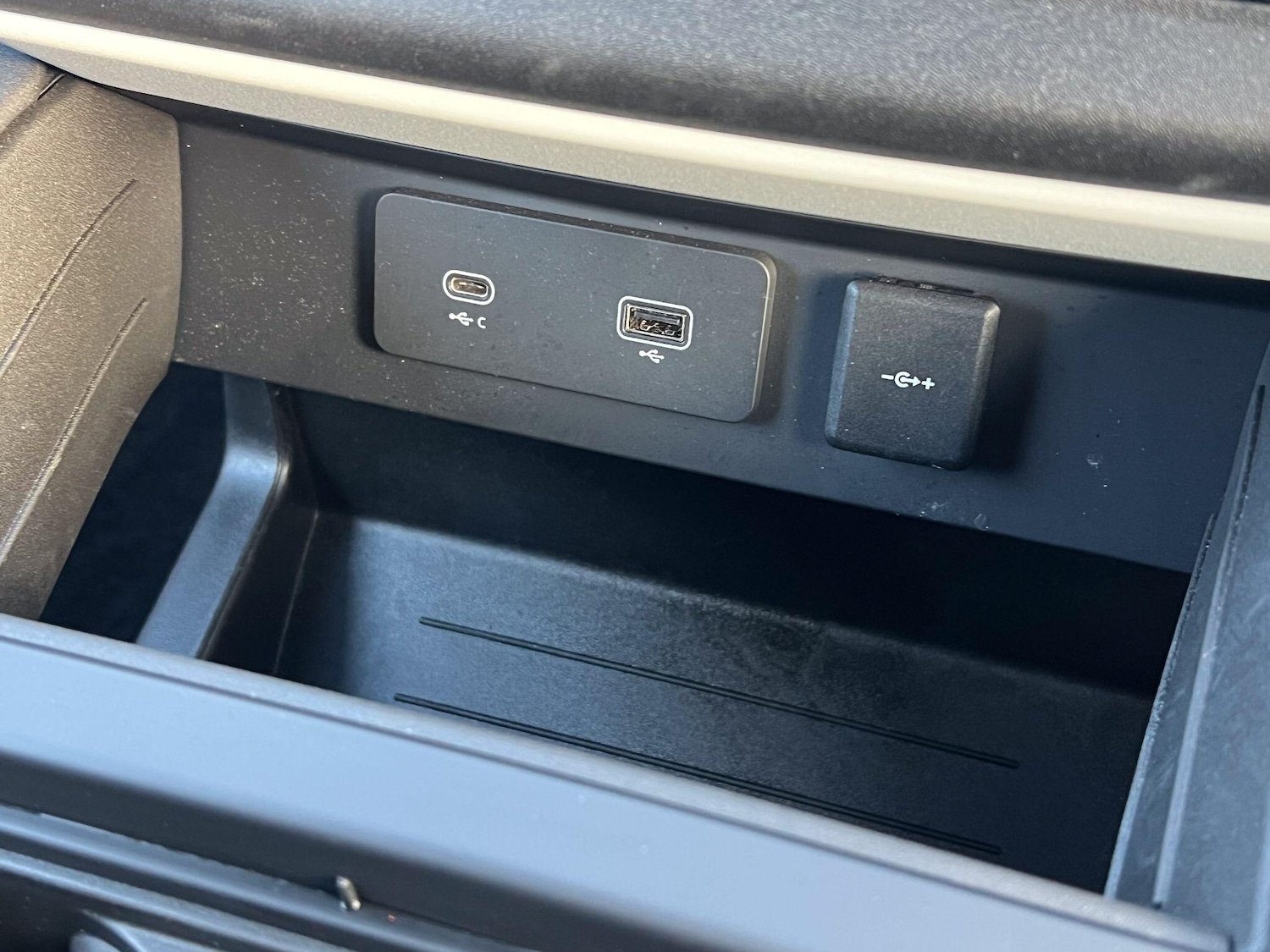 Used Land Rover Defender 90 2023 for sale - 76701068: Photo 44