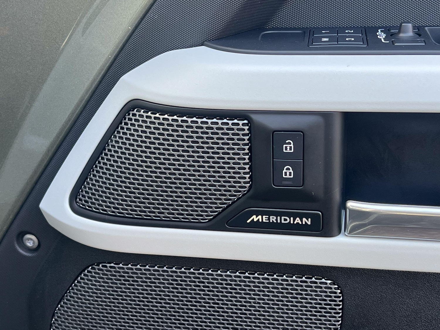 Used Land Rover Defender 90 2023 for sale - 76701068: Photo 48