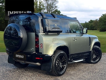 Used Land Rover Defender 90 2023 for sale - 76701068: Photo