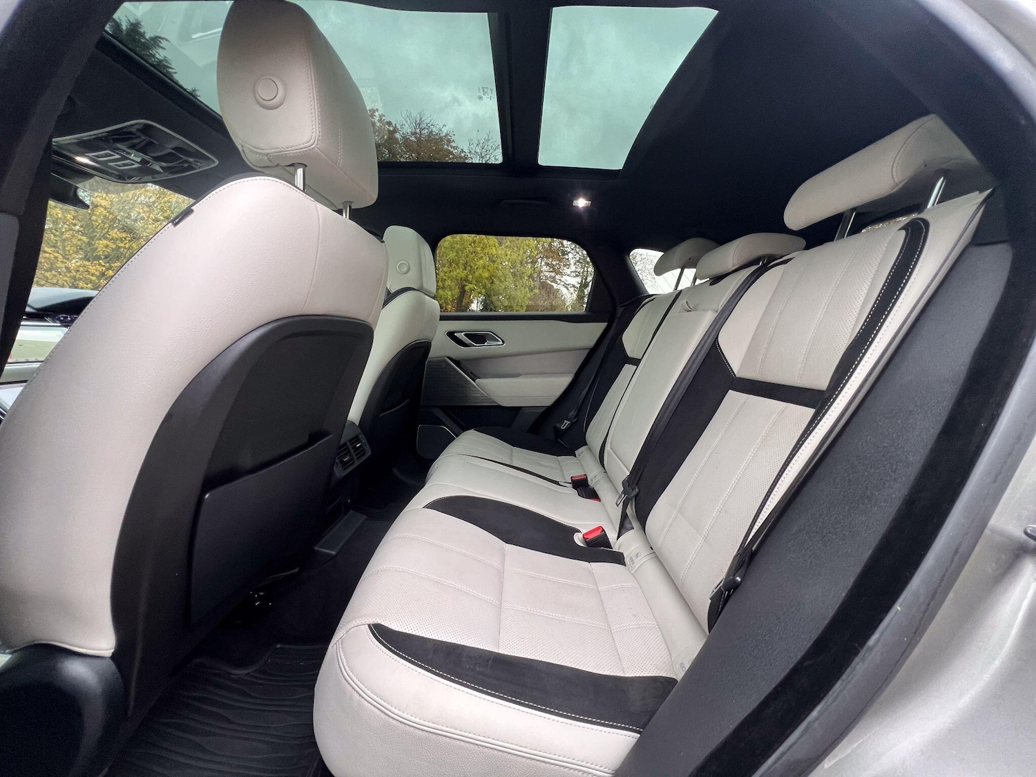 Used Land Rover Range Rover Velar 2017 for sale - 76398184: Photo 15