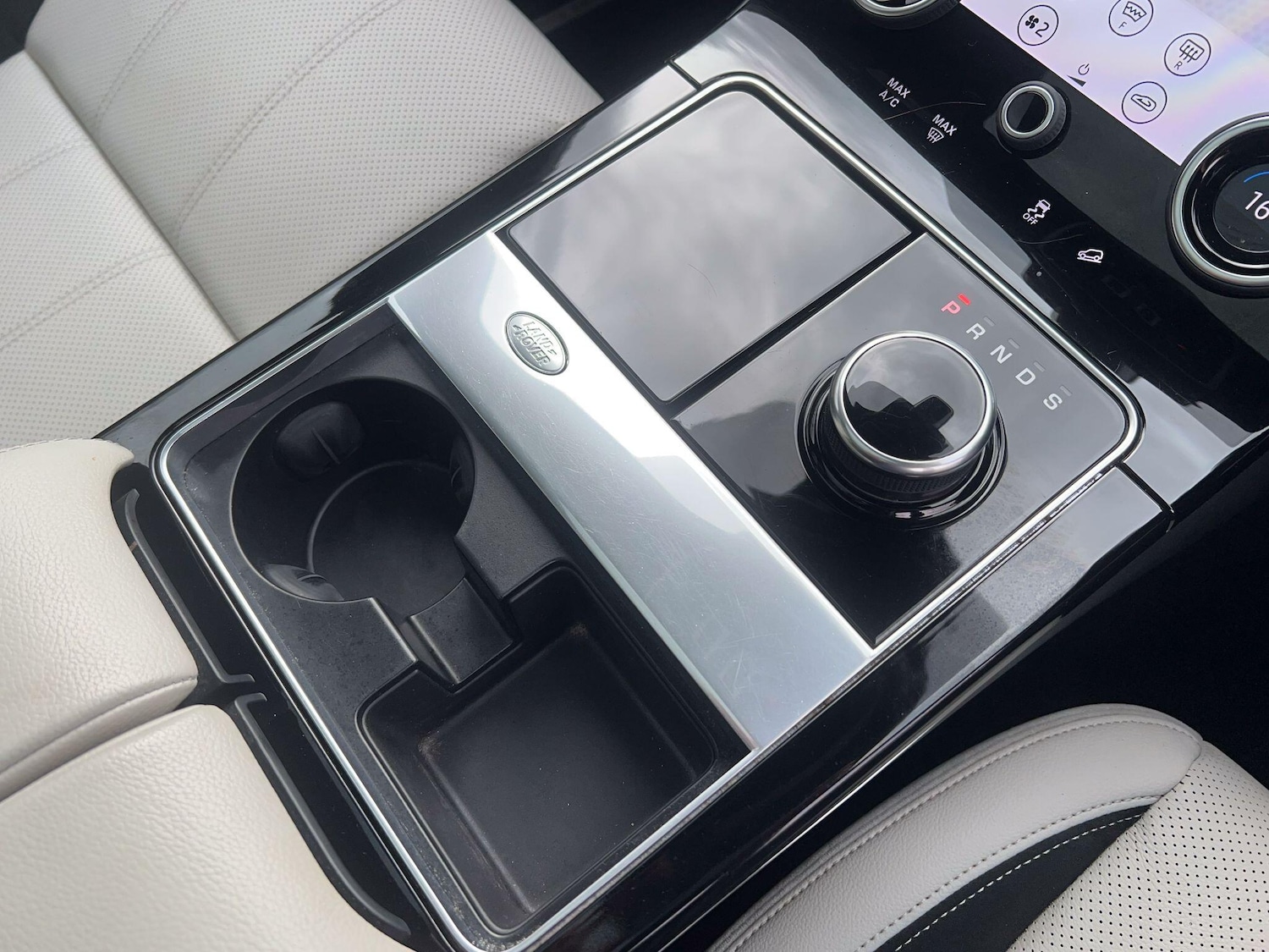 Used Land Rover Range Rover Velar 2017 for sale - 76398184: Photo 31