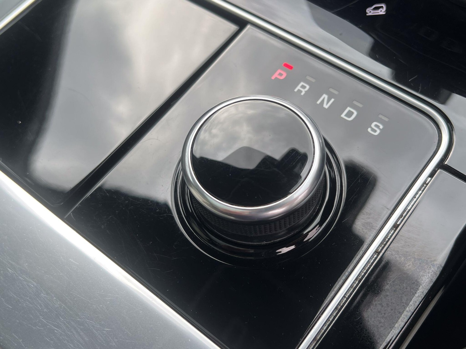 Used Land Rover Range Rover Velar 2017 for sale - 76398184: Photo 32