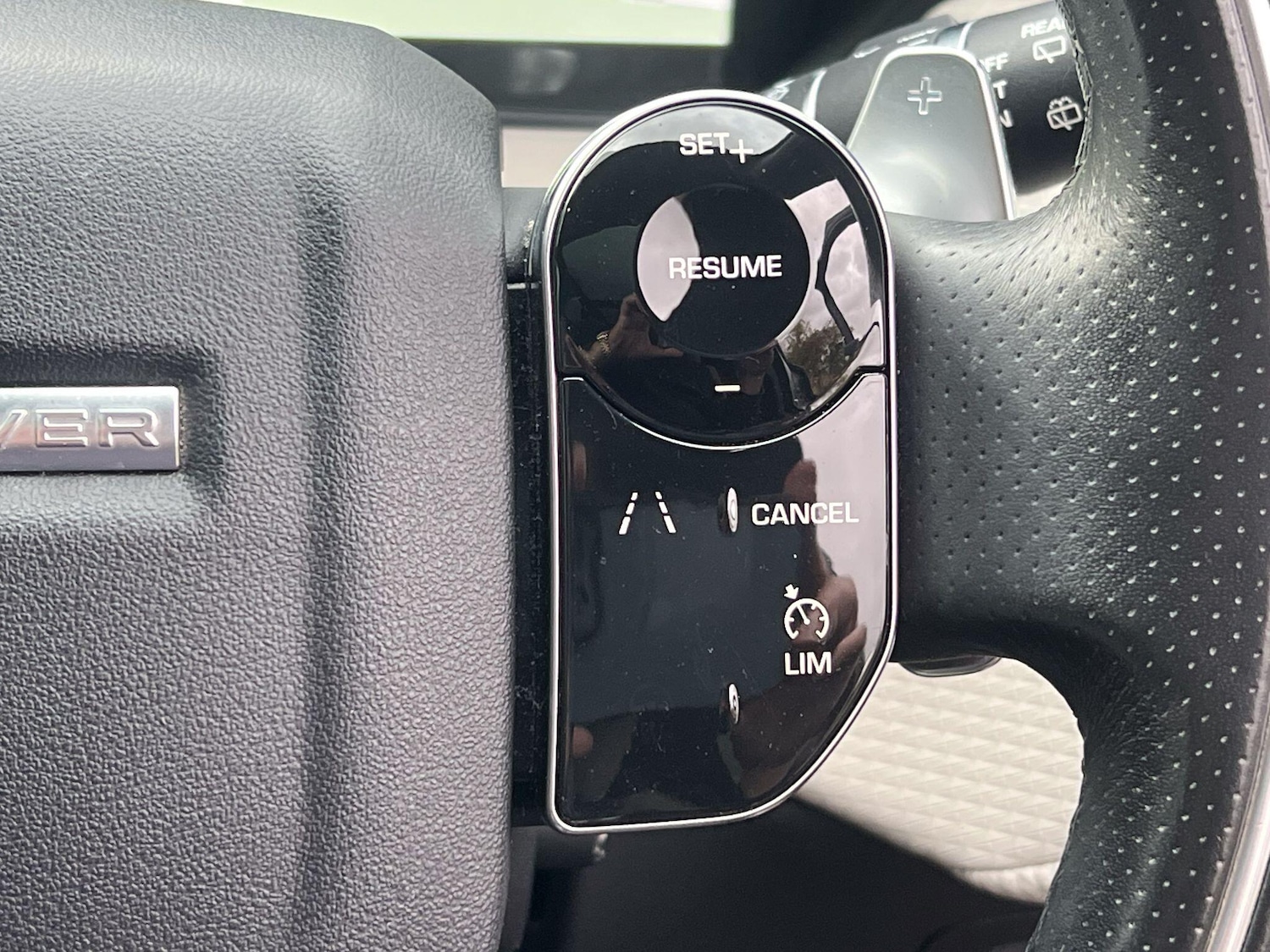 Used Land Rover Range Rover Velar 2017 for sale - 76398184: Photo 34