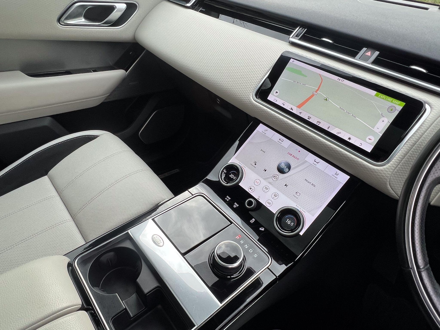 Used Land Rover Range Rover Velar 2017 for sale - 76398184: Photo 6