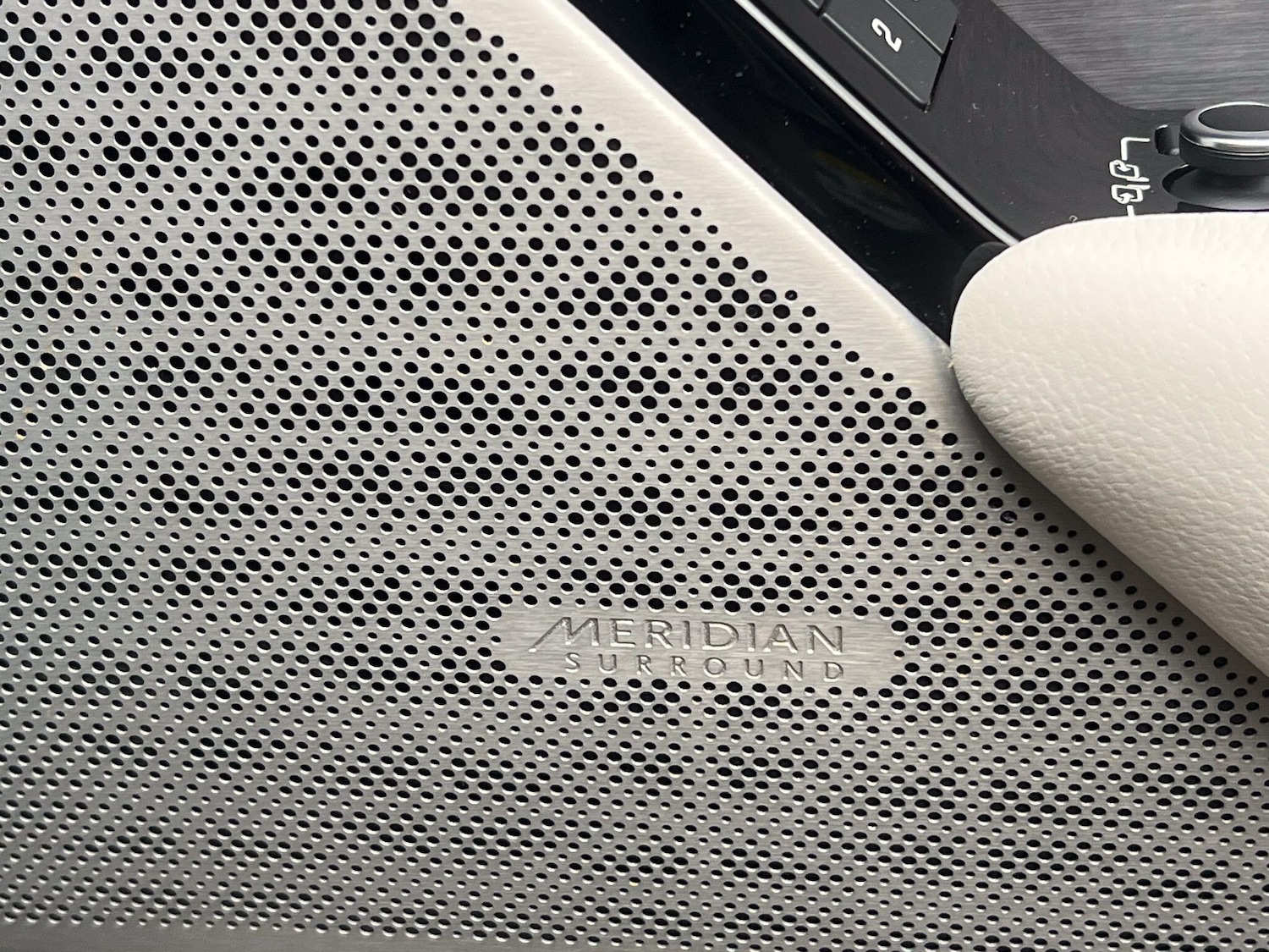 Used Land Rover Range Rover Velar 2017 for sale - 76398184: Photo 9