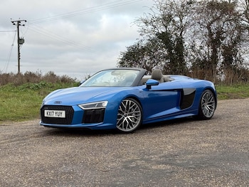 (17) - 5.2 FSI V10 Spyder S Tronic quattro Euro 6 (s/s) 2dr