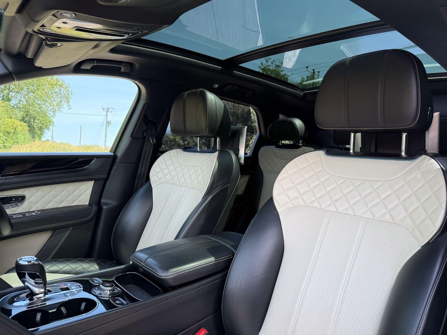 Used Bentley Bentayga 2017 for sale - 76424425: Photo 12