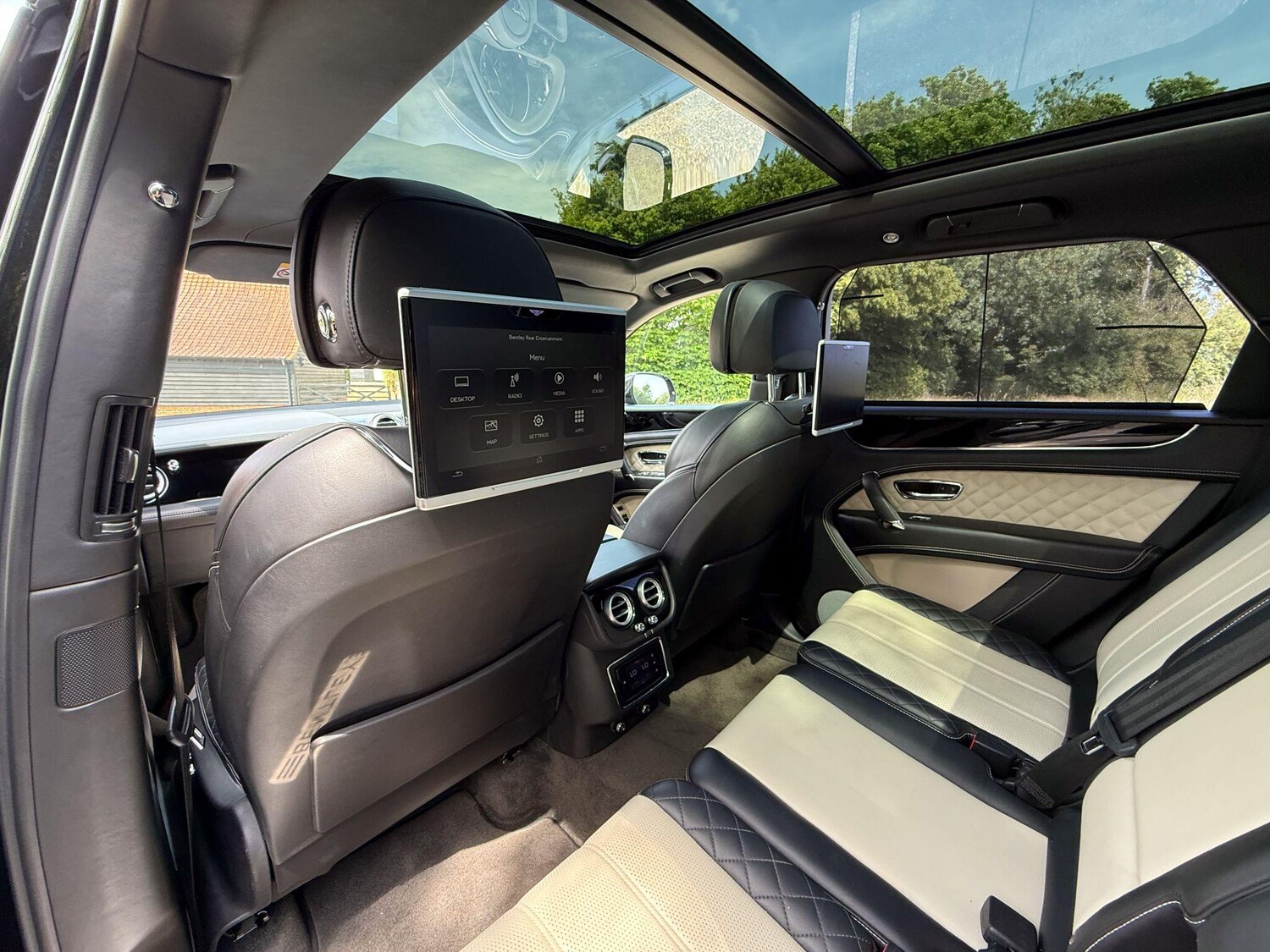 Used Bentley Bentayga 2017 for sale - 76424425: Photo 13