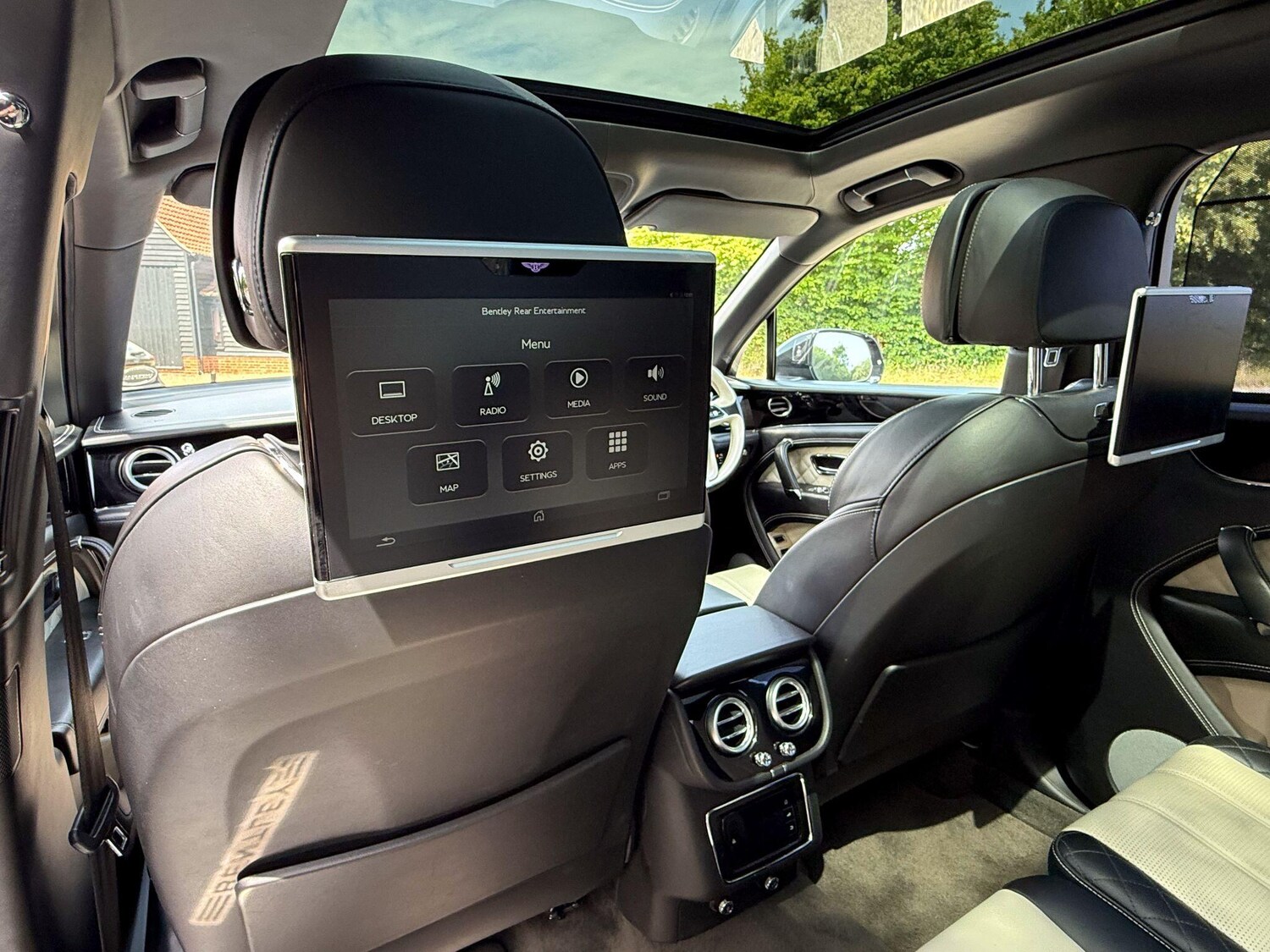 Used Bentley Bentayga 2017 for sale - 76424425: Photo 14