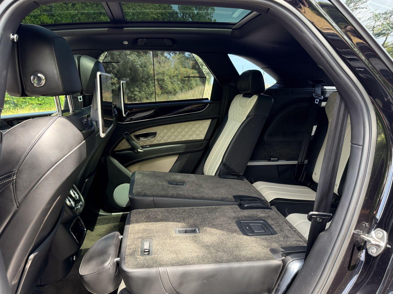 Used Bentley Bentayga 2017 for sale - 76424425: Photo 17