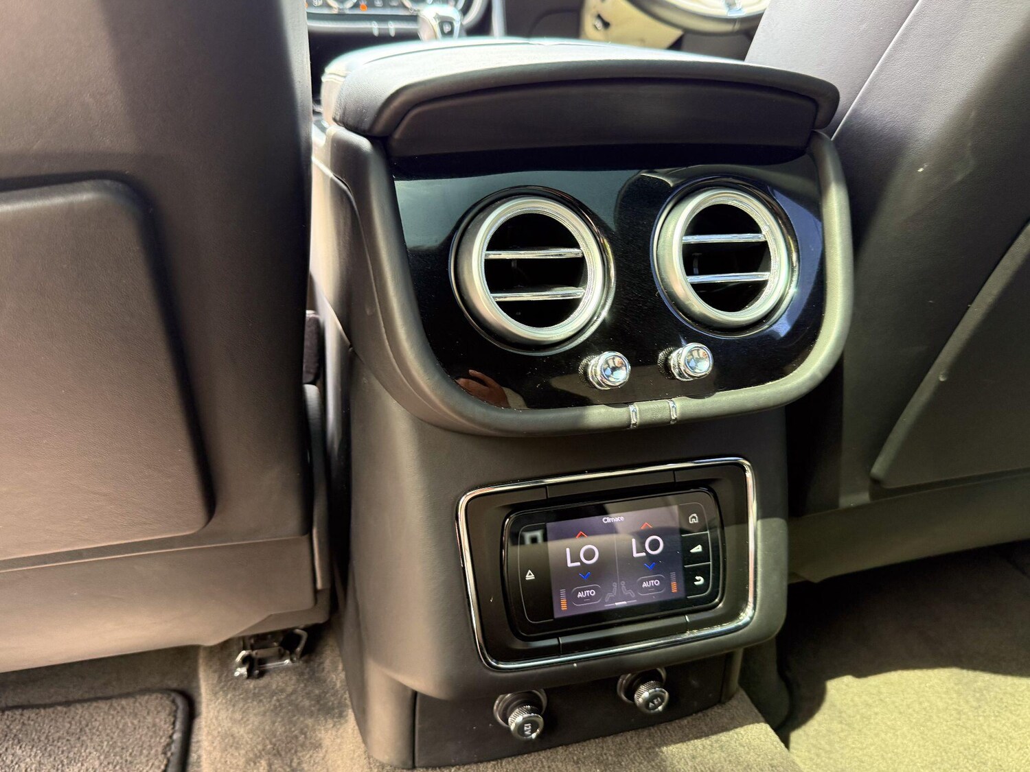 Used Bentley Bentayga 2017 for sale - 76424425: Photo 19