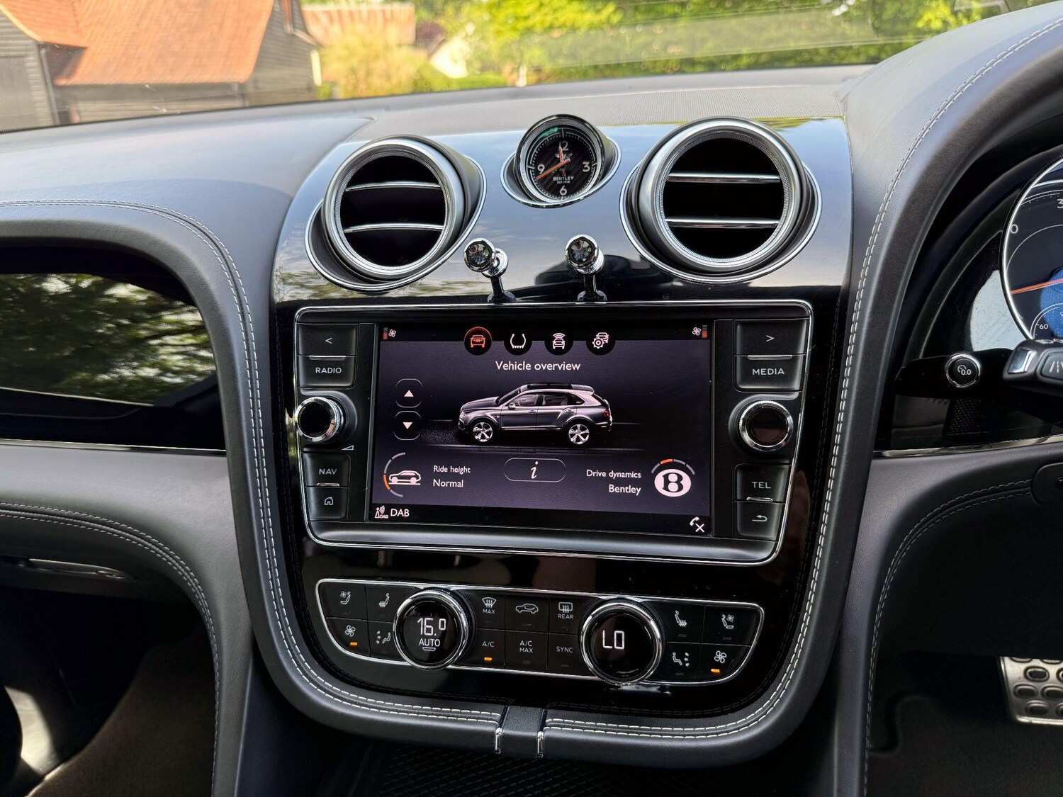 Used Bentley Bentayga 2017 for sale - 76424425: Photo 27