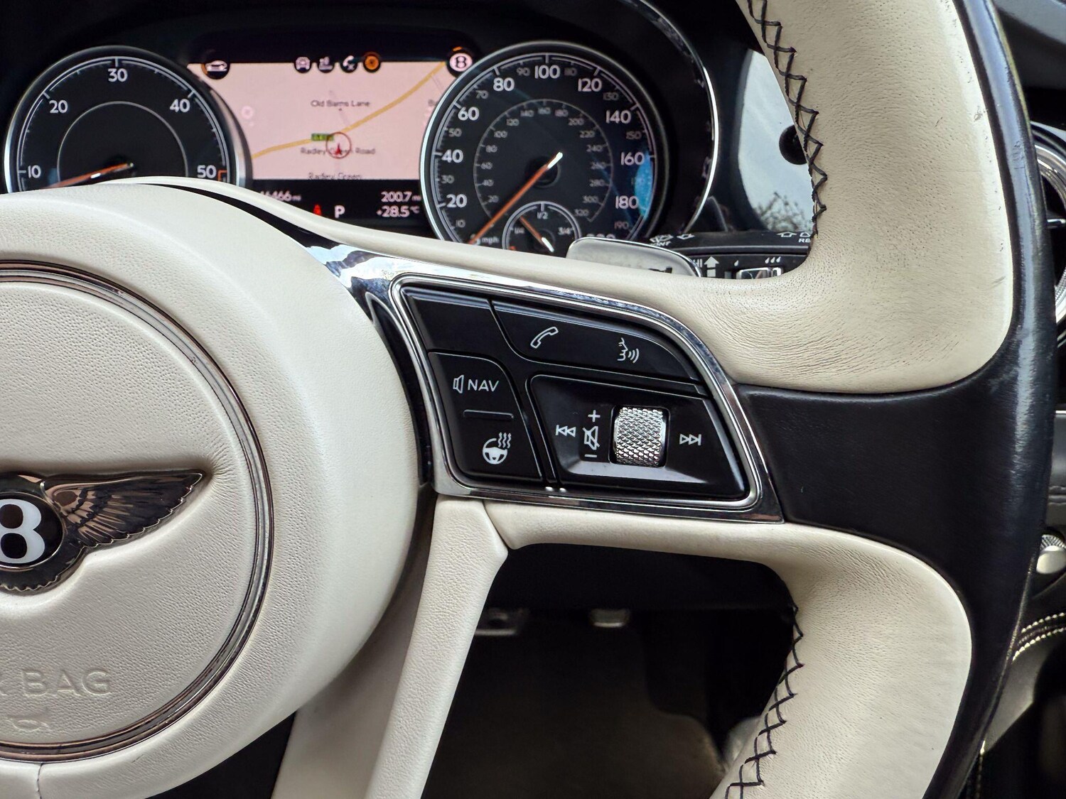 Used Bentley Bentayga 2017 for sale - 76424425: Photo 34