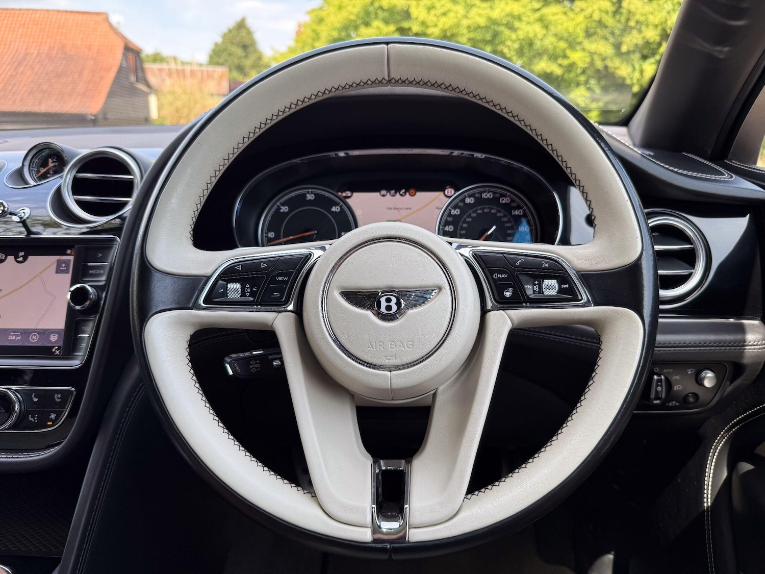 Used Bentley Bentayga 2017 for sale - 76424425: Photo 7