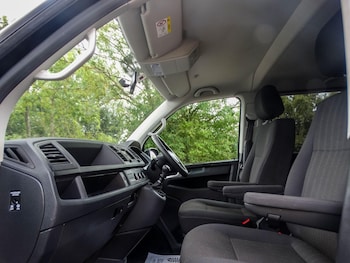 Used Volkswagen Transporter Shuttle 2017 for sale - 79093423: Photo