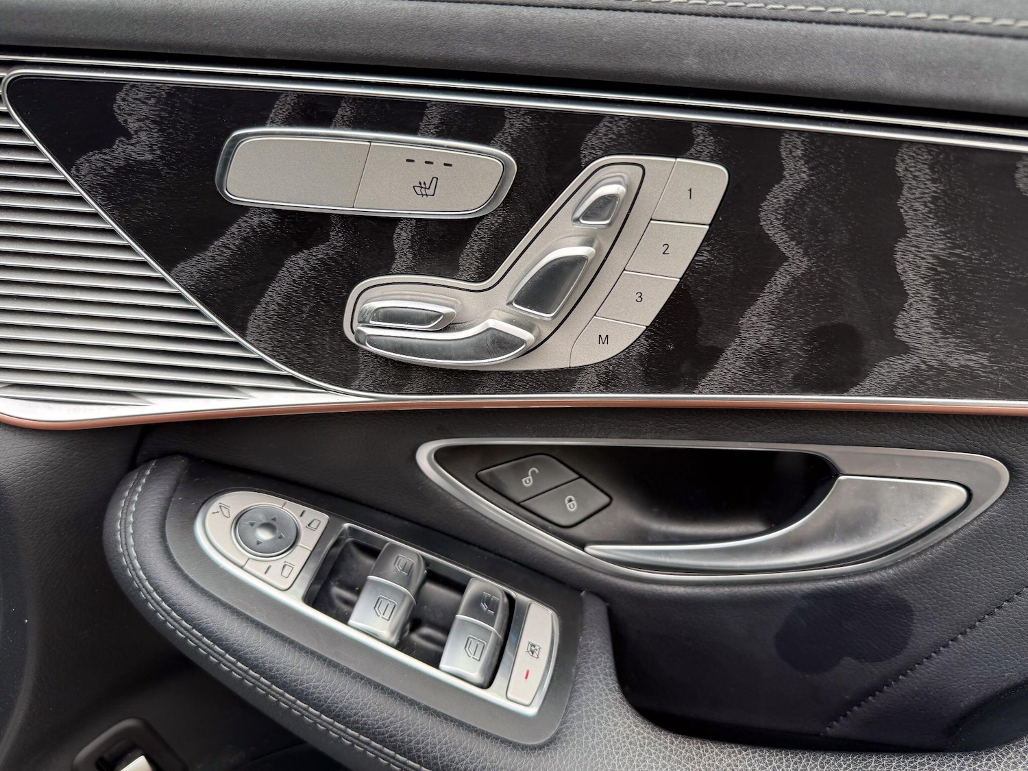 Used Mercedes-Benz EQC 2022 for sale - 77510045: Photo 10