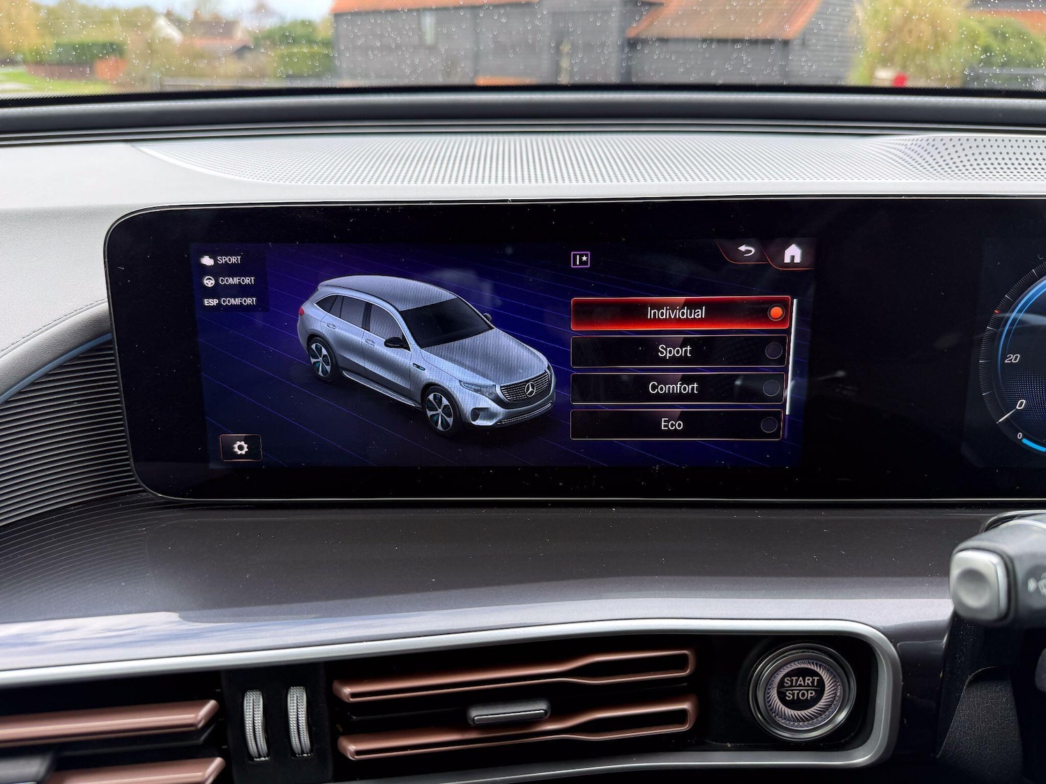 Used Mercedes-Benz EQC 2022 for sale - 77510045: Photo 28