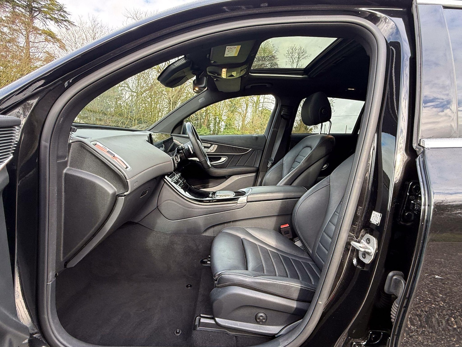 Used Mercedes-Benz EQC 2022 for sale - 77510045: Photo 3