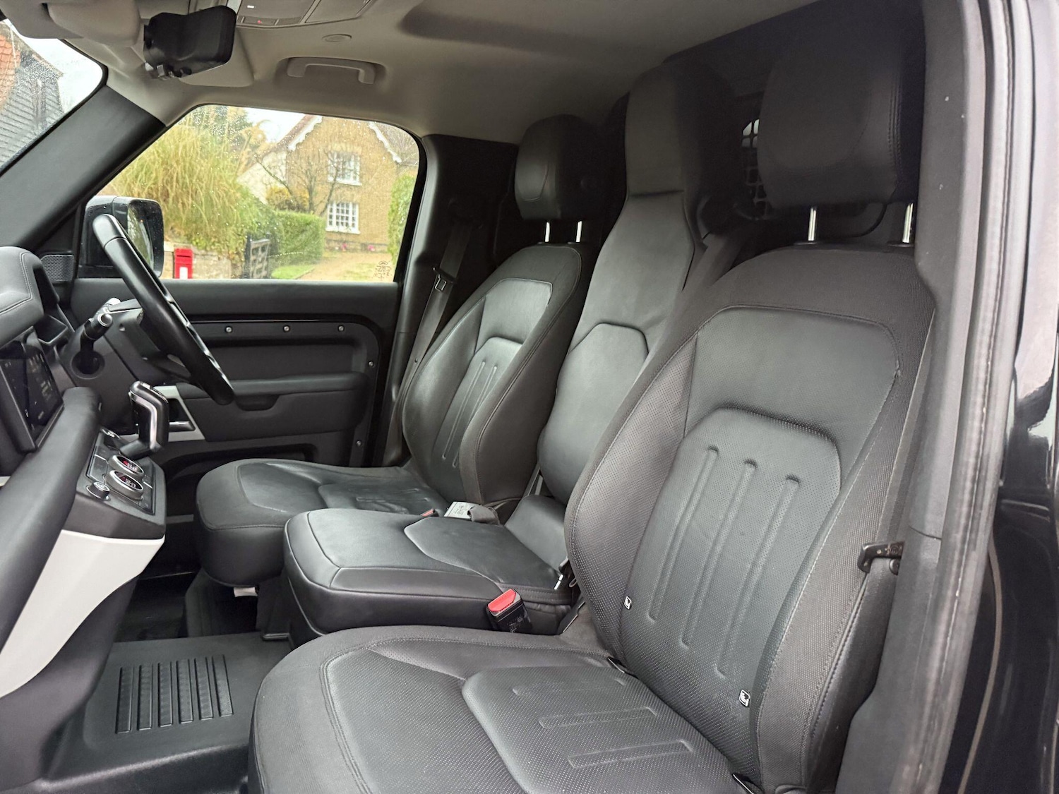 Used Land Rover Defender 2021 for sale - 77039925: Photo 12