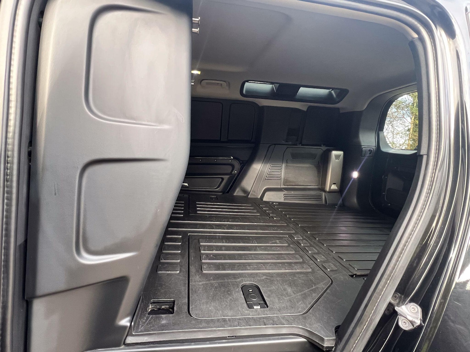 Used Land Rover Defender 2021 for sale - 77039925: Photo 23