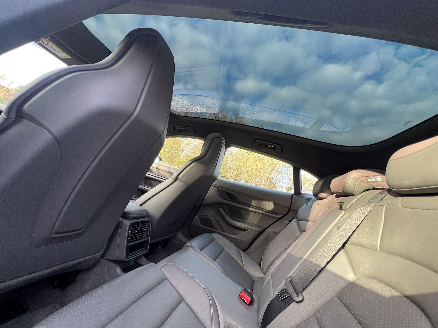 Used Porsche Taycan 2022 for sale - 76613201: Photo 13