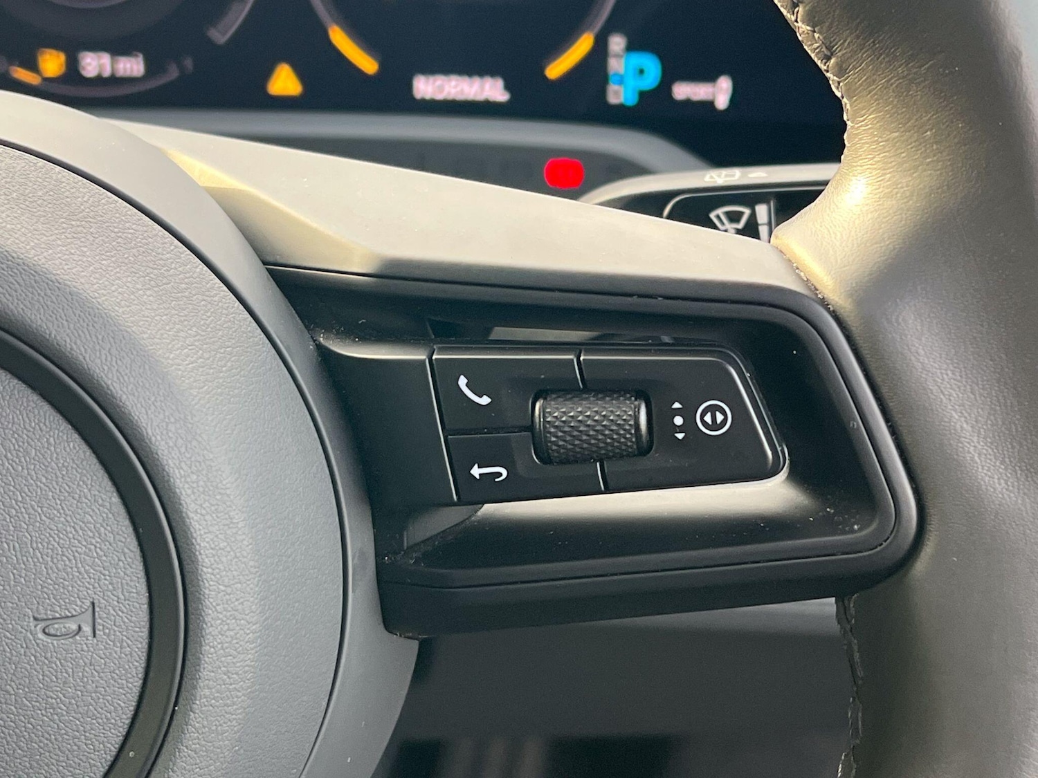 Used Porsche Taycan 2022 for sale - 76613201: Photo 37