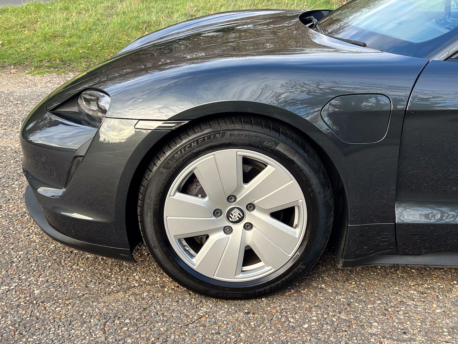 Used Porsche Taycan 2022 for sale - 76613201: Photo 4