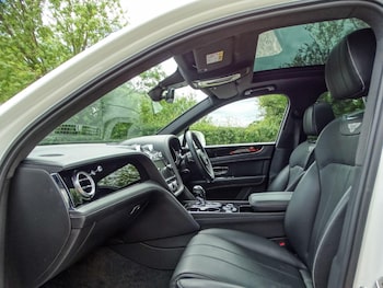 Used Bentley Bentayga 2018 for sale - 79061369: Photo