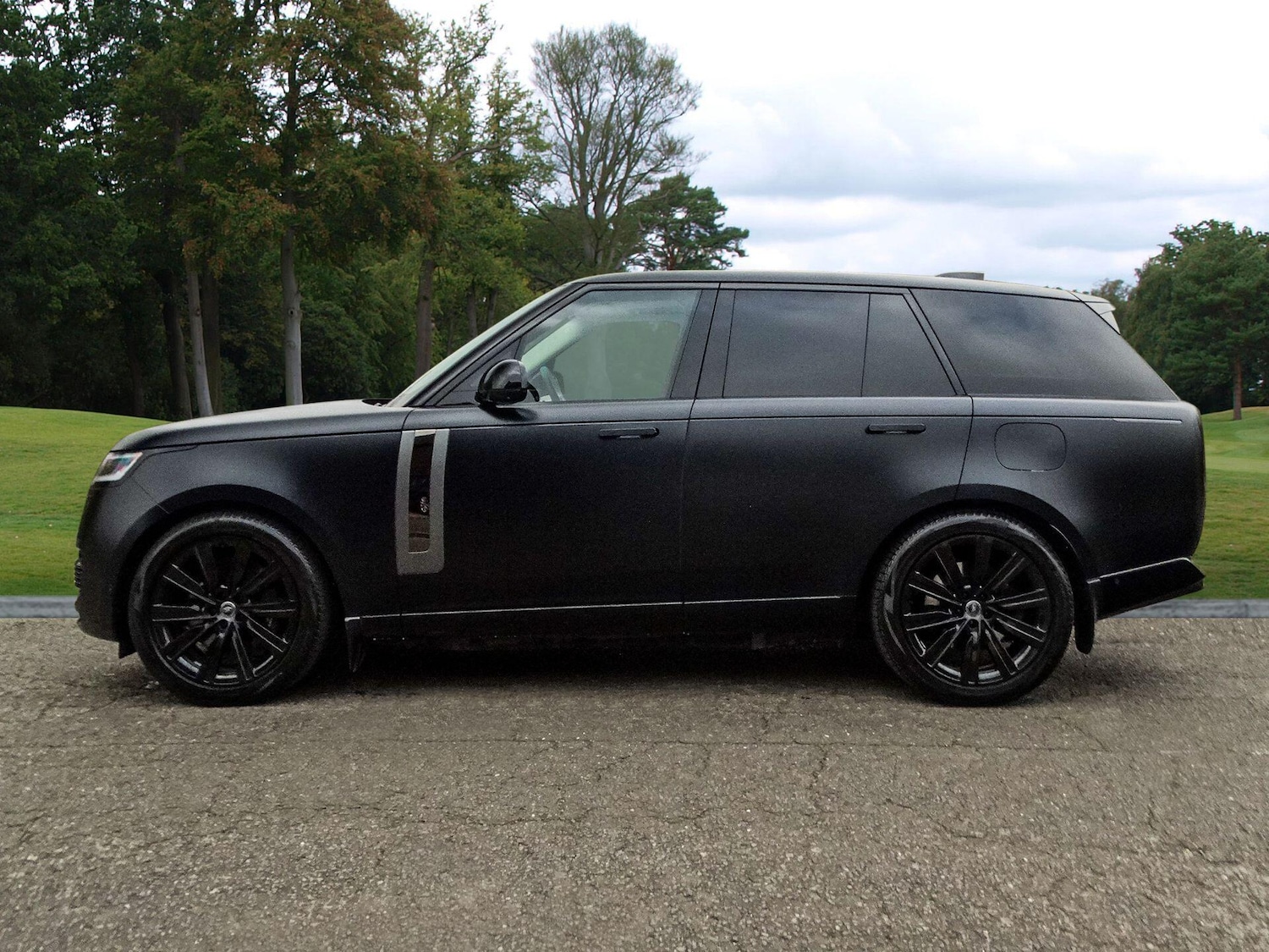 Used Land Rover Range Rover 2023 for sale - 78034361: Photo 2