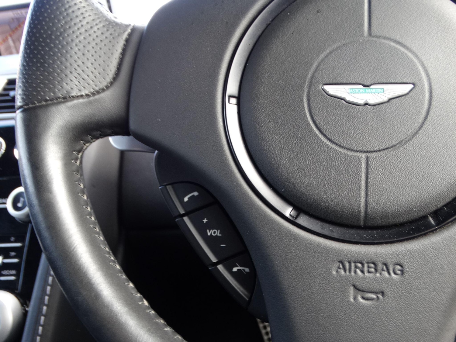 Used Aston Martin DB9 2011 for sale - 78033932: Photo 22