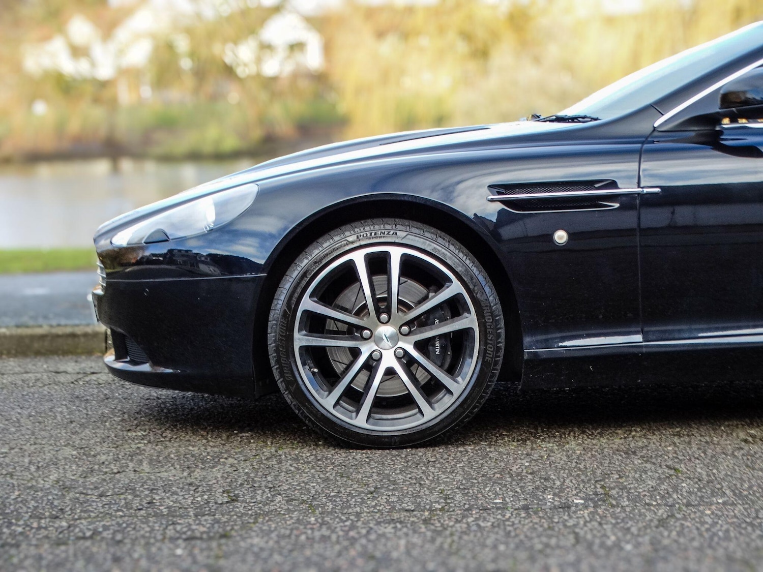 Used Aston Martin DB9 2011 for sale - 78033932: Photo 5