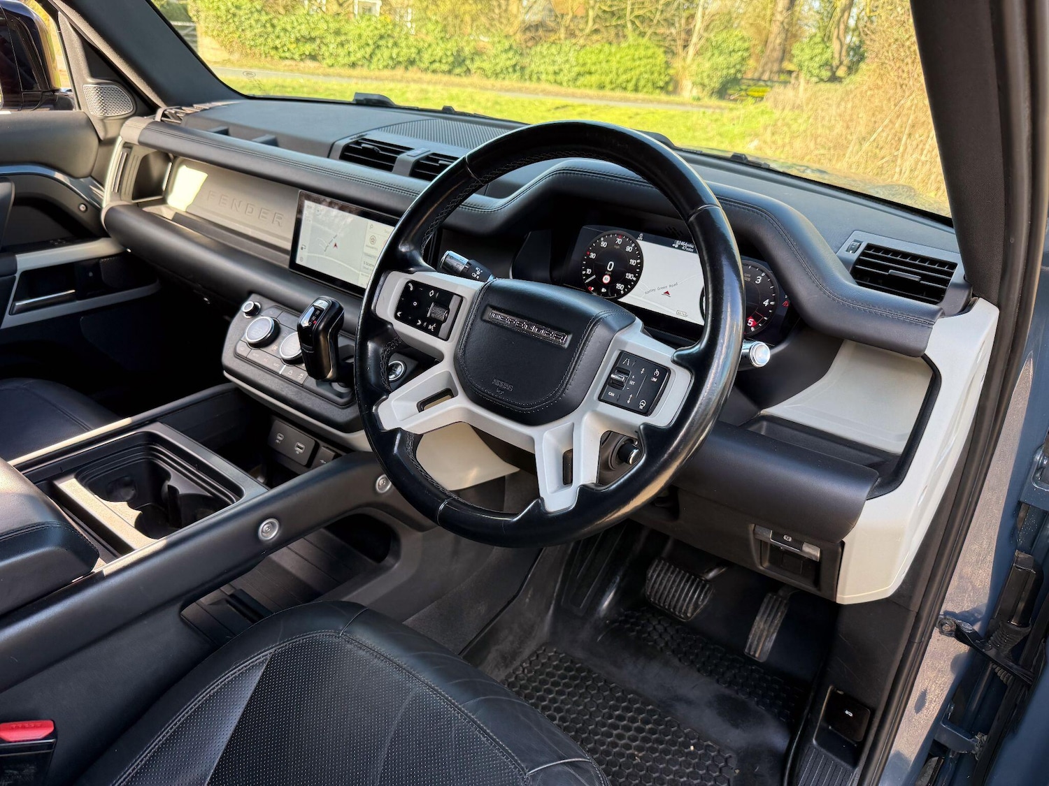 Used Land Rover Defender 110 2021 for sale - 77550239: Photo 13