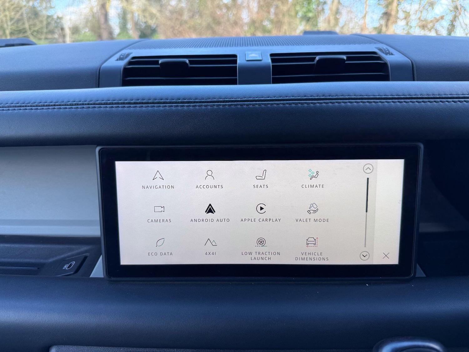 Used Land Rover Defender 110 2021 for sale - 77550239: Photo 22