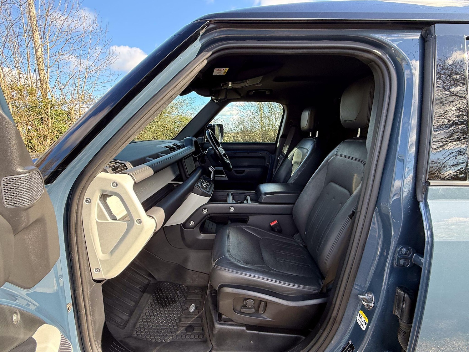 Used Land Rover Defender 110 2021 for sale - 77550239: Photo 3