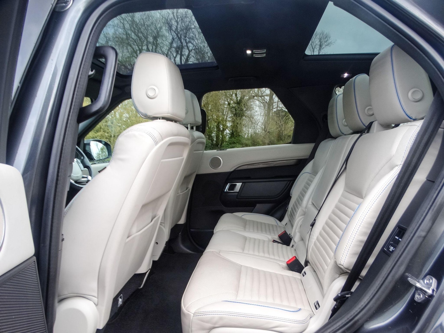 Used Land Rover Discovery 2018 for sale - 78033775: Photo 15