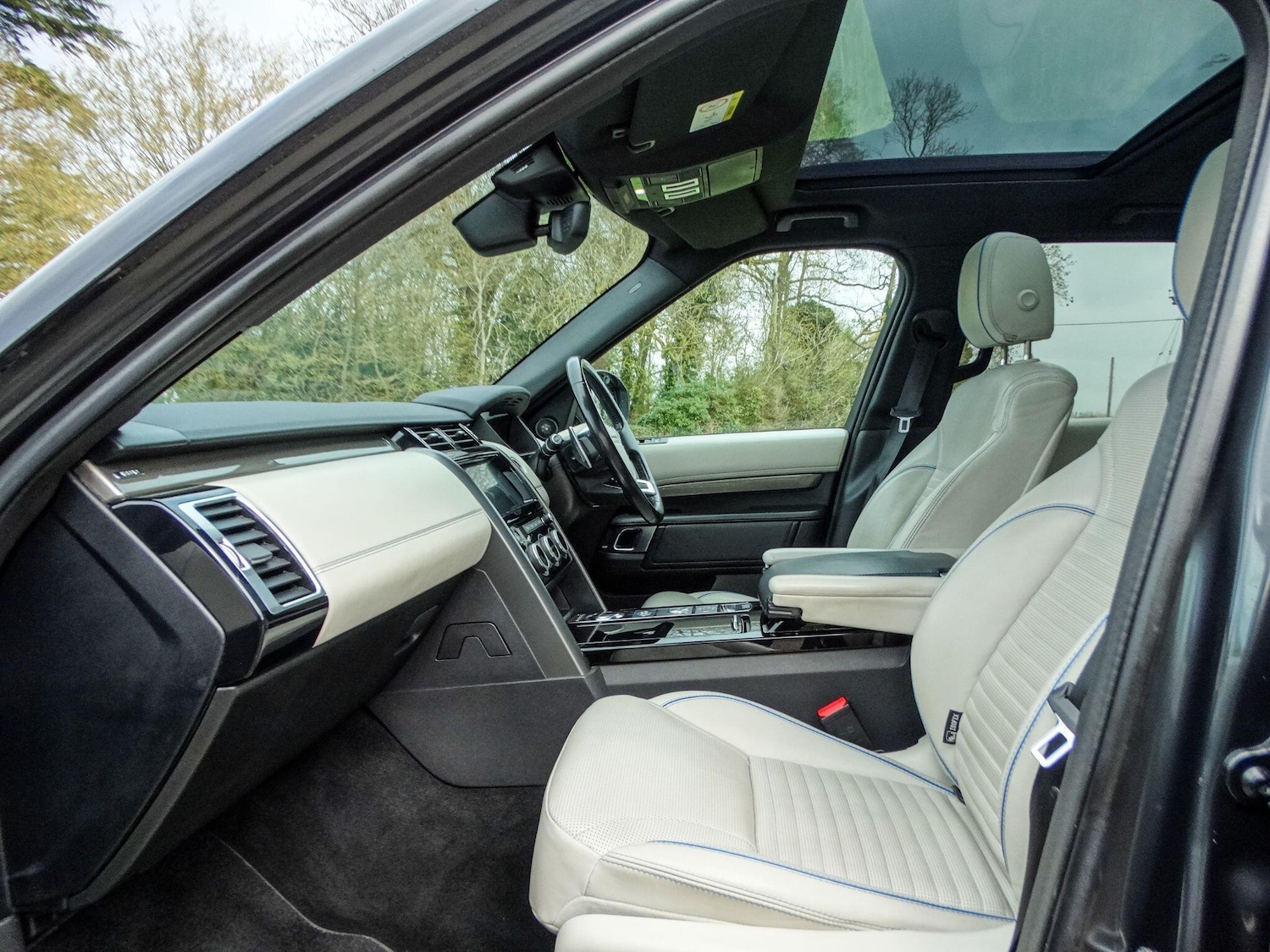 Used Land Rover Discovery 2018 for sale - 78033775: Photo 3