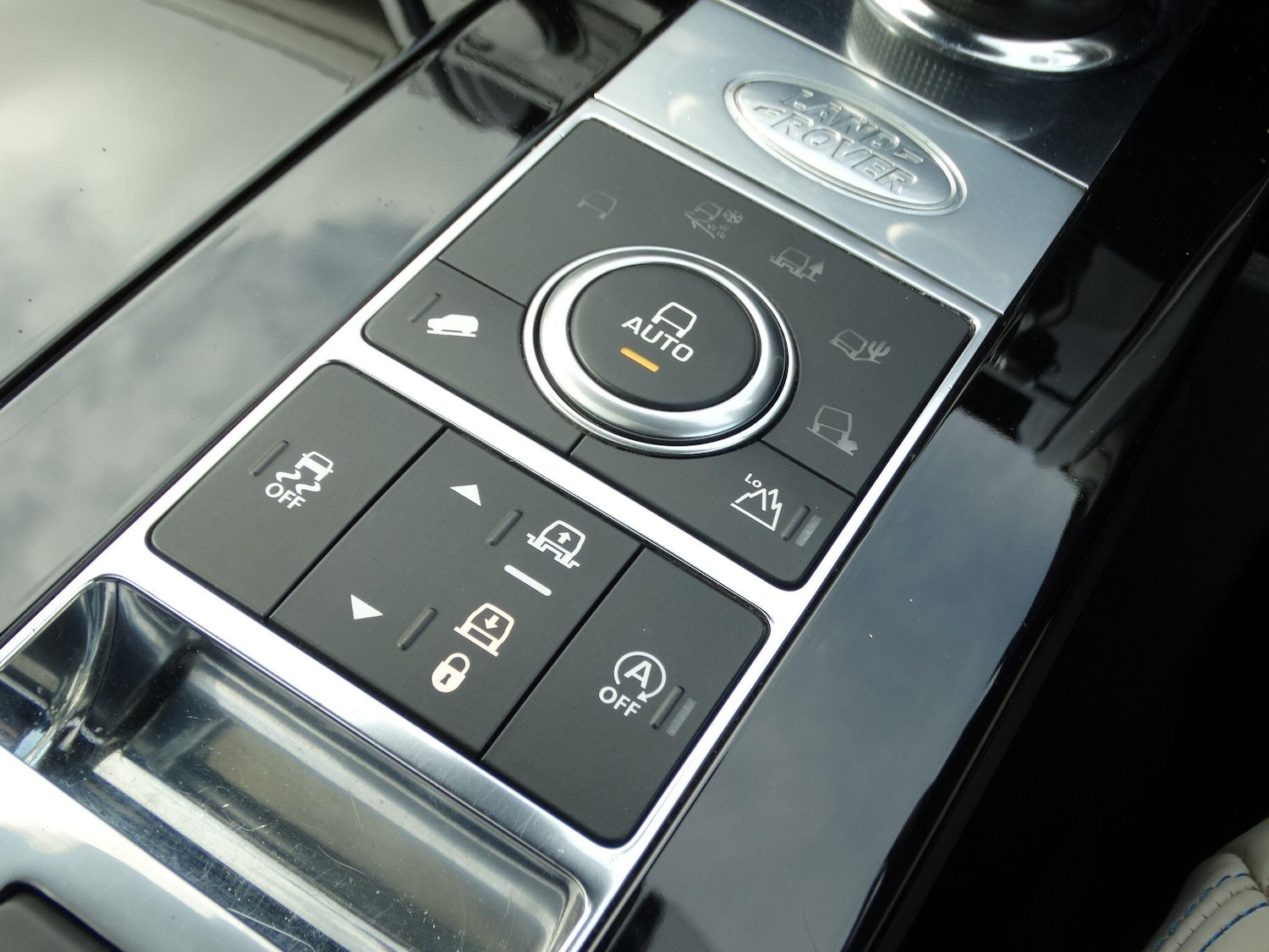 Used Land Rover Discovery 2018 for sale - 78033775: Photo 37