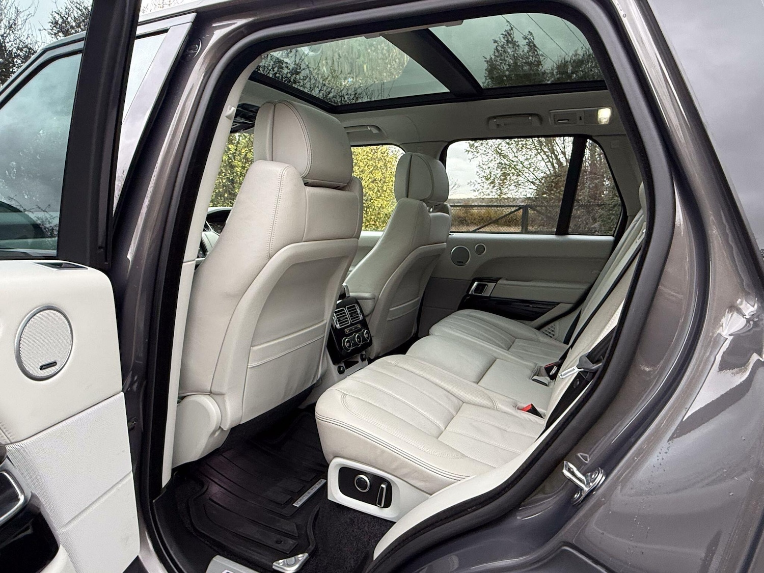 Used Land Rover Range Rover 2015 for sale - 76425271: Photo 16