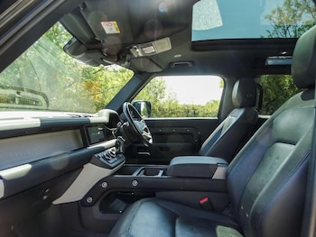 Used Land Rover Defender 90 2021 for sale - 79465160: Photo