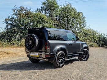 Used Land Rover Defender 90 2021 for sale - 79465160: Photo