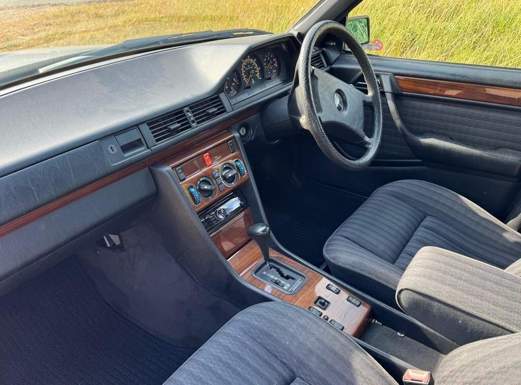 Used Mercedes-Benz 230 1990 for sale - 76059256: Photo 10