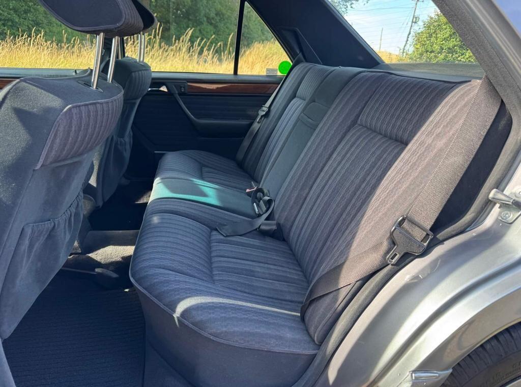 Used Mercedes-Benz 230 1990 for sale - 76059256: Photo 11