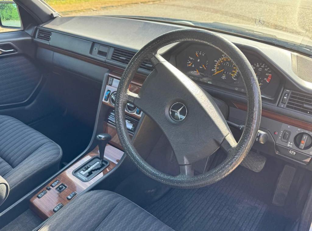 Used Mercedes-Benz 230 1990 for sale - 76059256: Photo 13