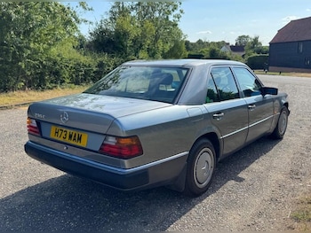 Used Mercedes-Benz 230 1990 for sale - 76059256: Photo
